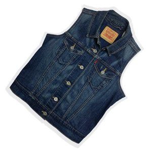 ✨ SOLD ✨ LEVI'S DARK DENIM VEST